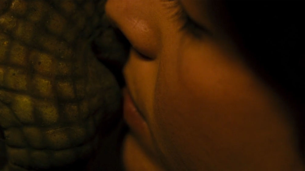 Doctor Who Deep Breath Vastra Jenny kiss