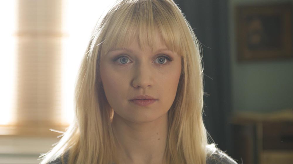 Humans 6 Niska (Emily Berrington)