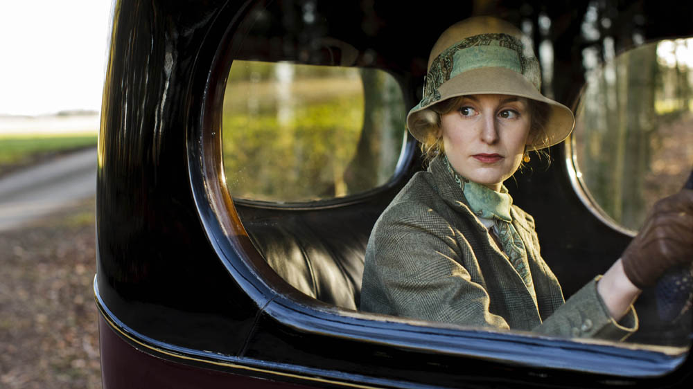 'Downton Abbey' pics gallery: Edith faces her greatest fear