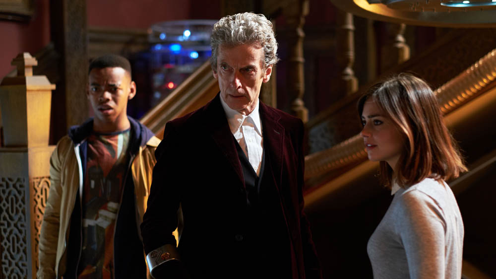 Doctor who face the Raven Rigsy (JOIVAN WADE), Doctor Who (PETER CAPALDI), Clara (JENNA COLEMAN)