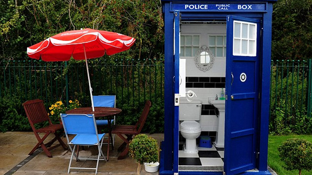 Doctor Who toilet TARDIS