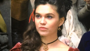 Sabrina Bartlett in Bridgerton