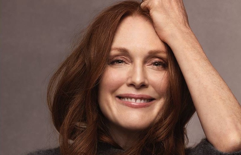 Актриса не стесняется. Эммануэль беар в молодости. Кэти холмс. Девушки с большими ушами. Бьянка ван варенберг.