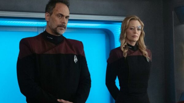 Picard - Captain Shaw (Todd Stashwick) & Commander Seven (Jeri Ryan)