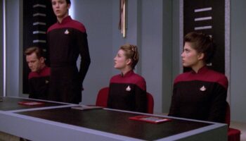 ST: TNG visits Starfleet Academy - Cadet Wesley Crusher (Wil Wheaton) & pals