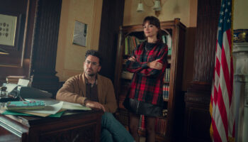 Sex Education S4 - Thomas Molloy (Dan Levy) and Maeve (Emma Mackey)