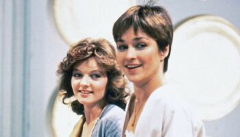 Nyssa (Sarah Sutton) & Tegan (Janet Fielding)