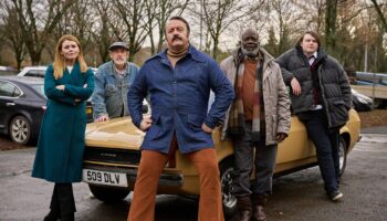 Mammoth: Sian Gibson, William Thomas, Mike Bubbins, Joseph Marcell & Joel Davison