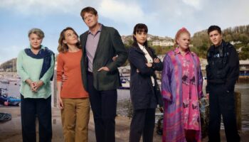 Beyond Paradise series 2 cast: Anne Lloyd (Barbara Flynn), Martha Lloyd (Sally Bretton), Humphrey Goodman (Kris Marshall), Zahra Ahmadi (DS Esther Williams), Margo Martins (Felicity Montagu), PC Kelby Hartford (Dylan Llewellyn)