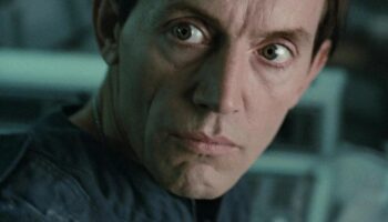 Aliens - Lance Henriksen as Bishop