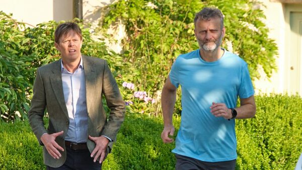 Beyond Paradise Series 3 - Kris Marshall & Hugh Dennis