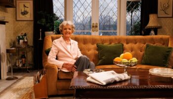 The Good Life: Inside Out - Penelope Keith on the recreated set of Margo & Jerry's front room