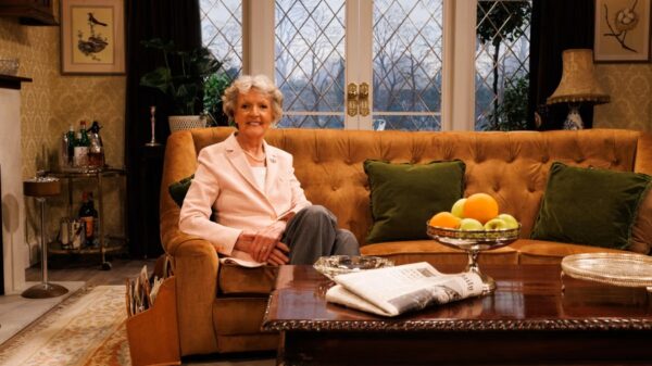 The Good Life: Inside Out - Penelope Keith on the recreated set of Margo & Jerry's front room