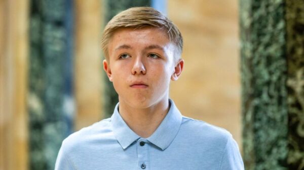 Austin Haynes as Tom