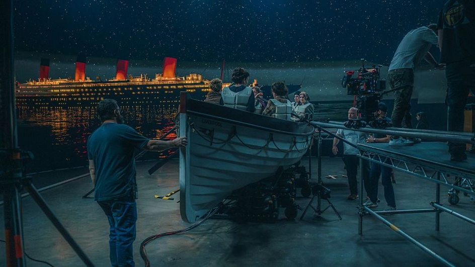 Titanic Sinks Tonight behind the scenes