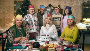 Amandaland Christmas special tops the 7-day chart