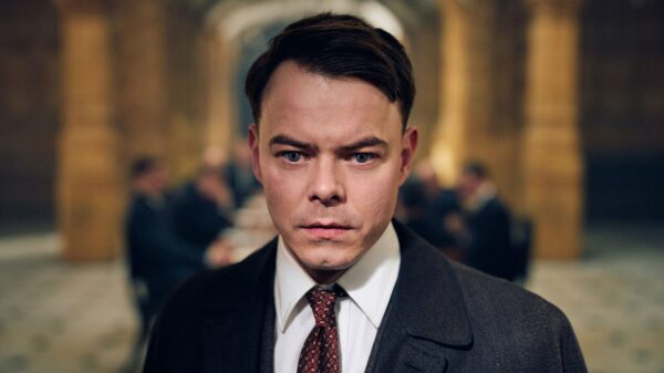 Charlie Heaton as Charles Shelby