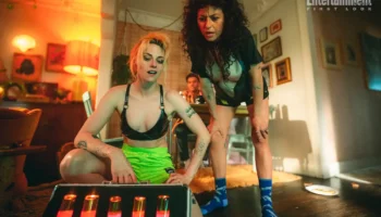 Kristen Stewart and Alia Shawkat in The Wrong Girls